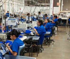 Se asoma mejora en maquila: empleo en Juárez suma 225 plazas en mayo