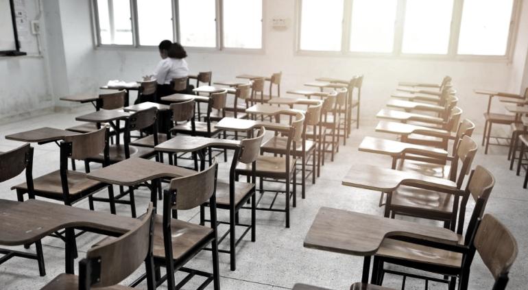Abandonaron la escuela 864 308 estudiantes en el ciclo escolar 2024–2025