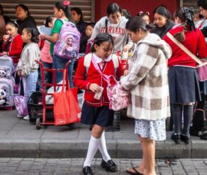 Este 1 de septiembre regresaron a clases 23.4 millones de estudiantes y 1.2 millones de maestros en 232 mil planteles