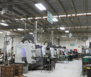 Capacitan a empresas ante posible reducción de jornada a 40 horas en Juárez