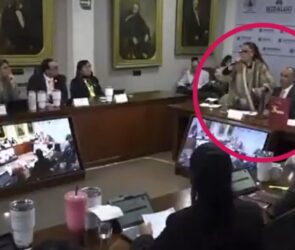 Madre irrumpe en comparecencia y acusa de omisiones al procurador interino