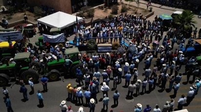 Agricultores se reúnen con el Gobierno federal